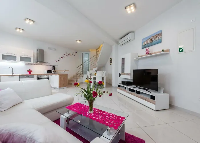 Luxury Sensation Spacious & Free Private Garage
